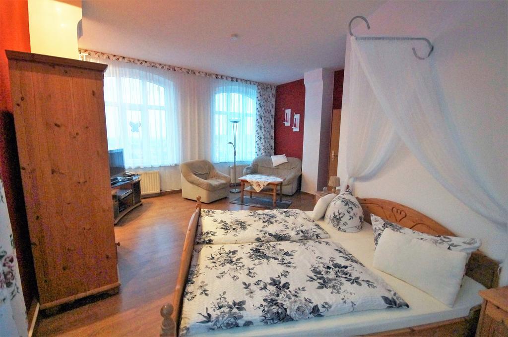 Hotel Am Kurpark Бад-Судероде Экстерьер фото
